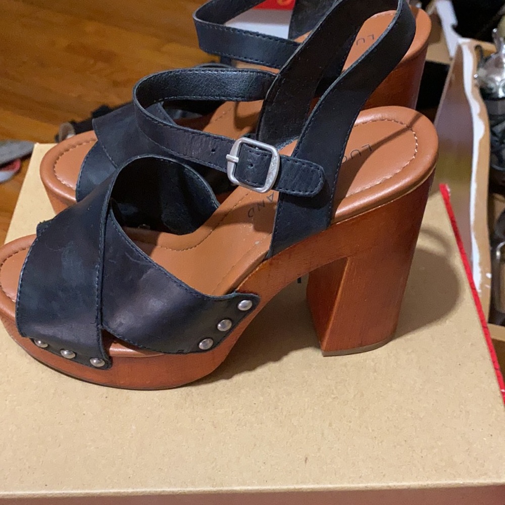 Shoes - Picture 2 of 4
